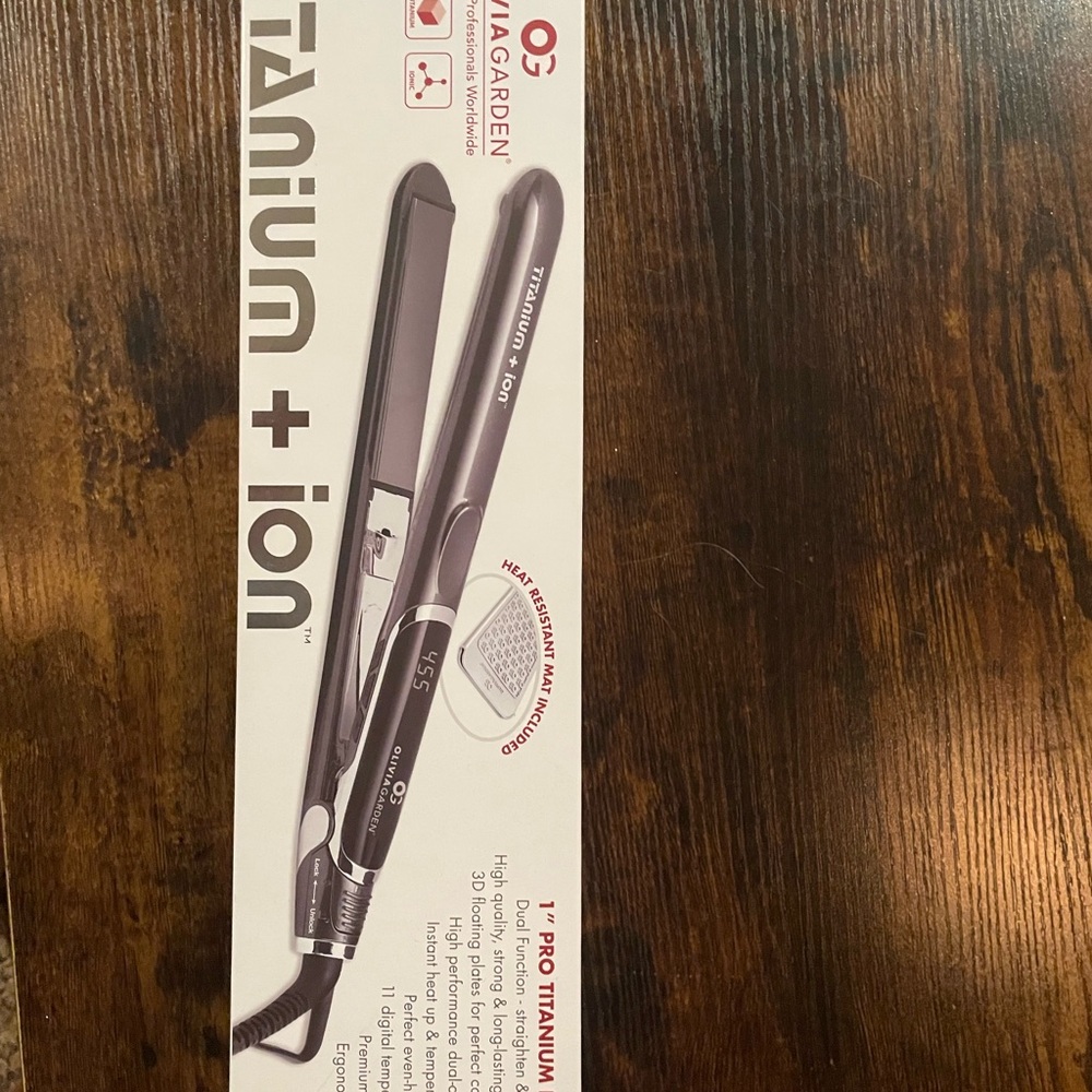 Titanium Ion Hair Straightener - Silver